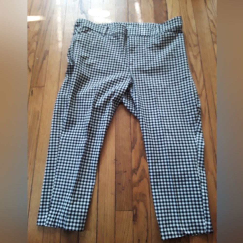 Old Navy High Rise Pixie Secret Smooth Pockets Plus Size Pants. Size 18